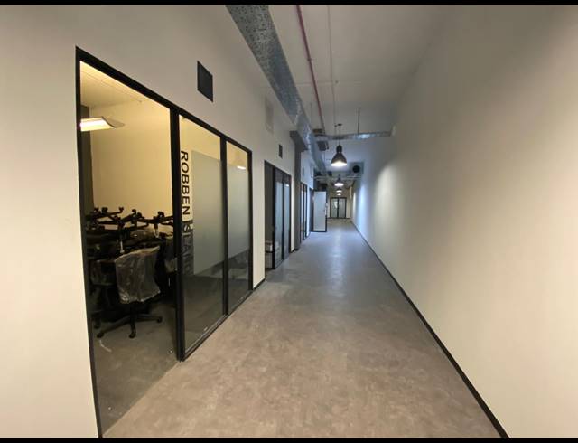 860M² OFFICE TO LET IN PAARDEN EILAND